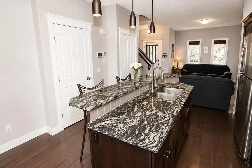 209 Evansdale Landing NW Calgary AB T3P 0C6