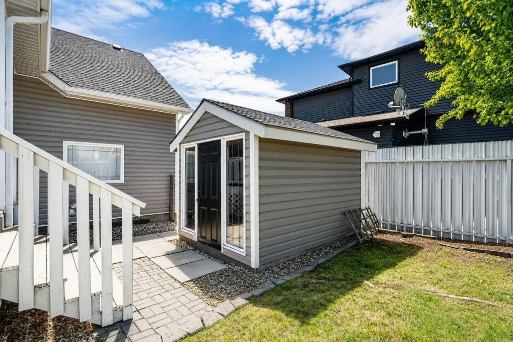 36 Terrace Place NE Medicine Hat AB T1C2A1