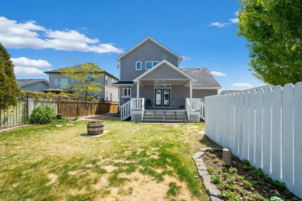 36 Terrace Place NE Medicine Hat AB T1C2A1