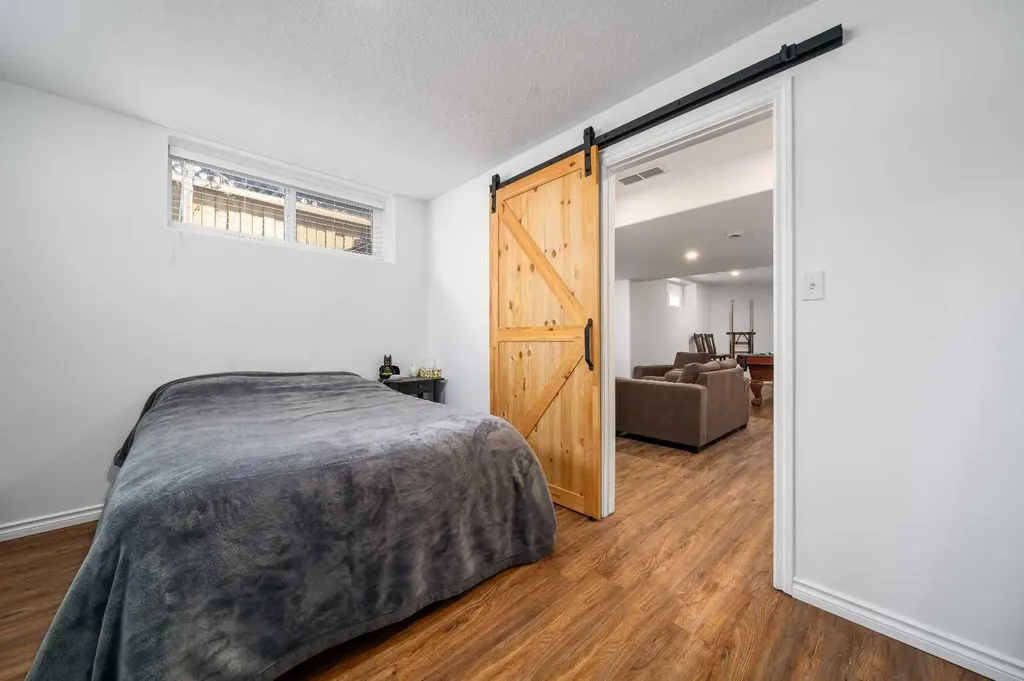 36 Terrace Place NE Medicine Hat AB T1C2A1