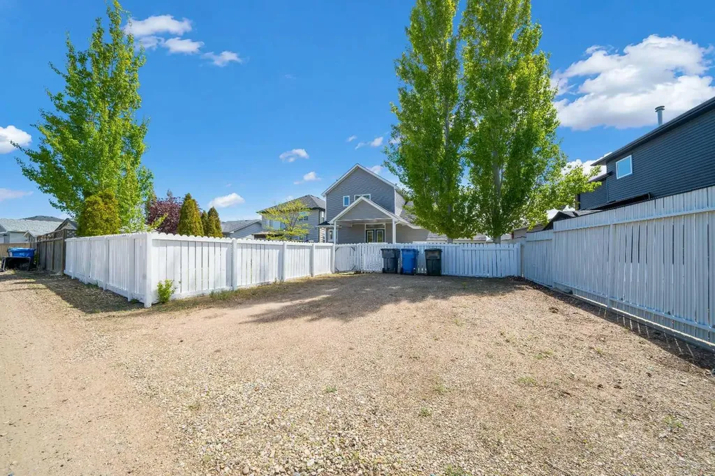 36 Terrace Place NE Medicine Hat AB T1C2A1