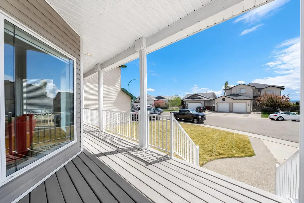 36 Terrace Place NE Medicine Hat AB T1C2A1