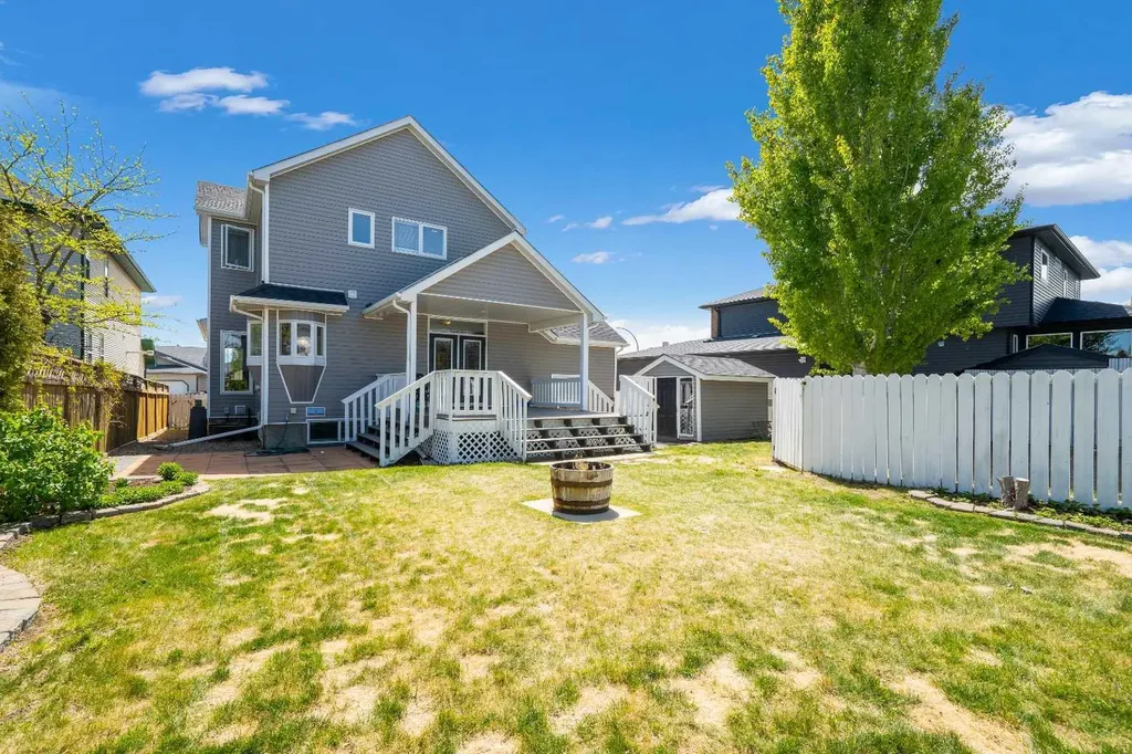 36 Terrace Place NE Medicine Hat AB T1C2A1