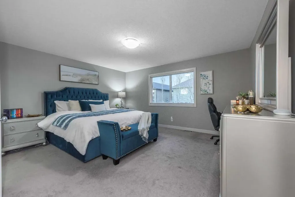76 Evanspark Circle NW Calgary AB T3P 0B4