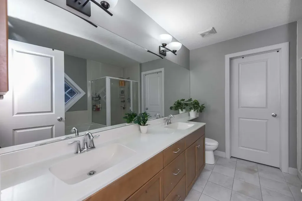 76 Evanspark Circle NW Calgary AB T3P 0B4