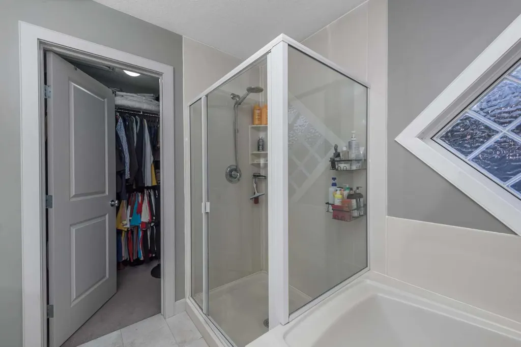 76 Evanspark Circle NW Calgary AB T3P 0B4