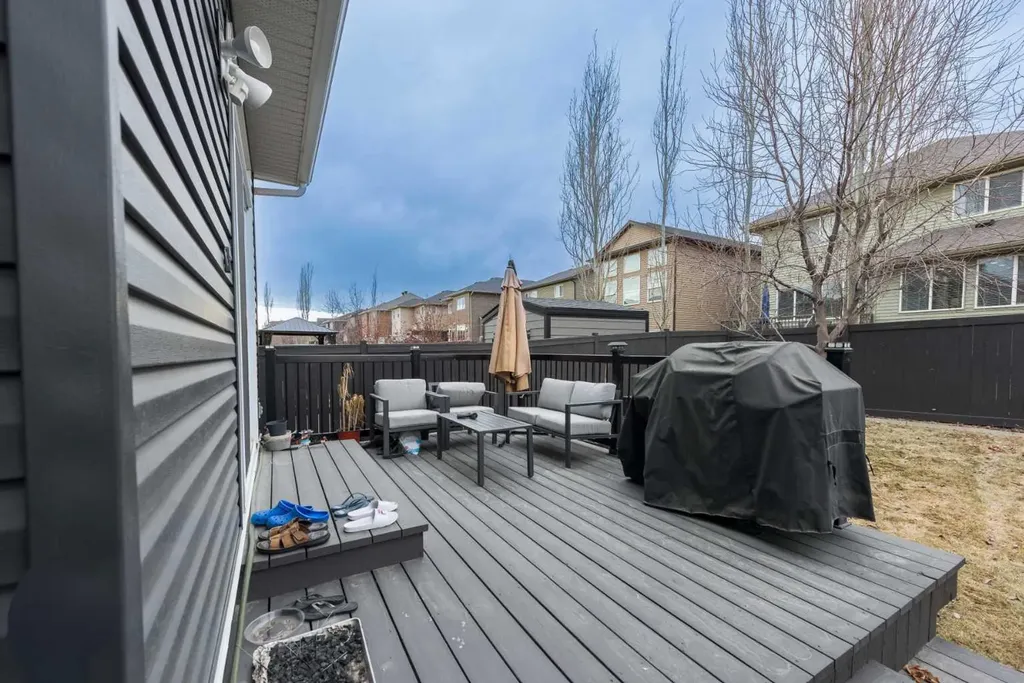 76 Evanspark Circle NW Calgary AB T3P 0B4