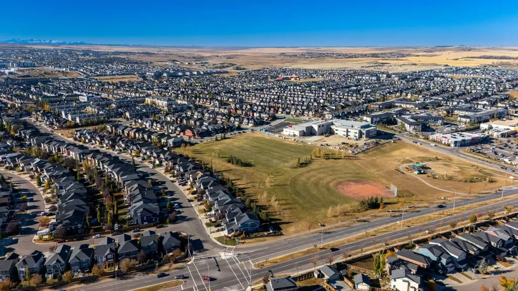76 Evanspark Circle NW Calgary AB T3P 0B4