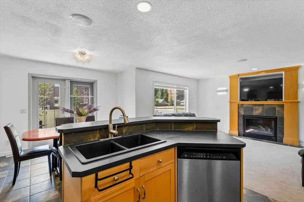 57 Everwillow Boulevard SW Calgary AB T2Y4G4