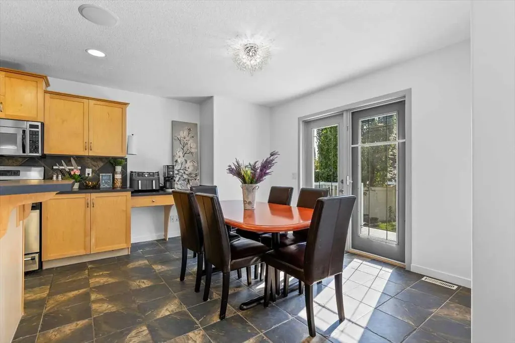 57 Everwillow Boulevard SW Calgary AB T2Y4G4