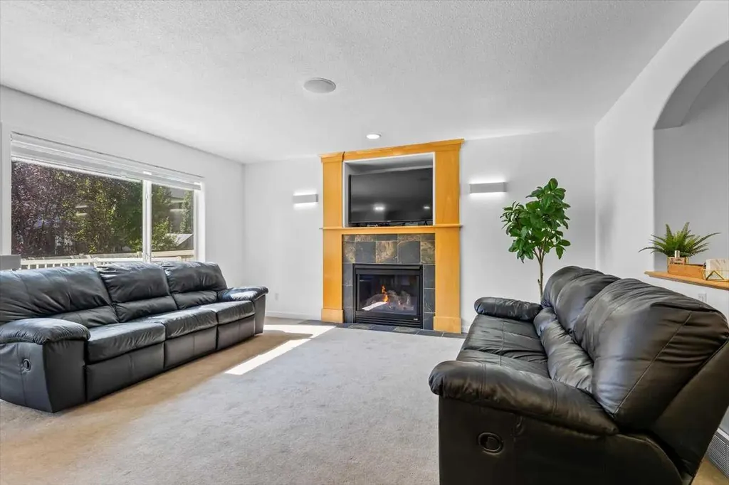 57 Everwillow Boulevard SW Calgary AB T2Y4G4