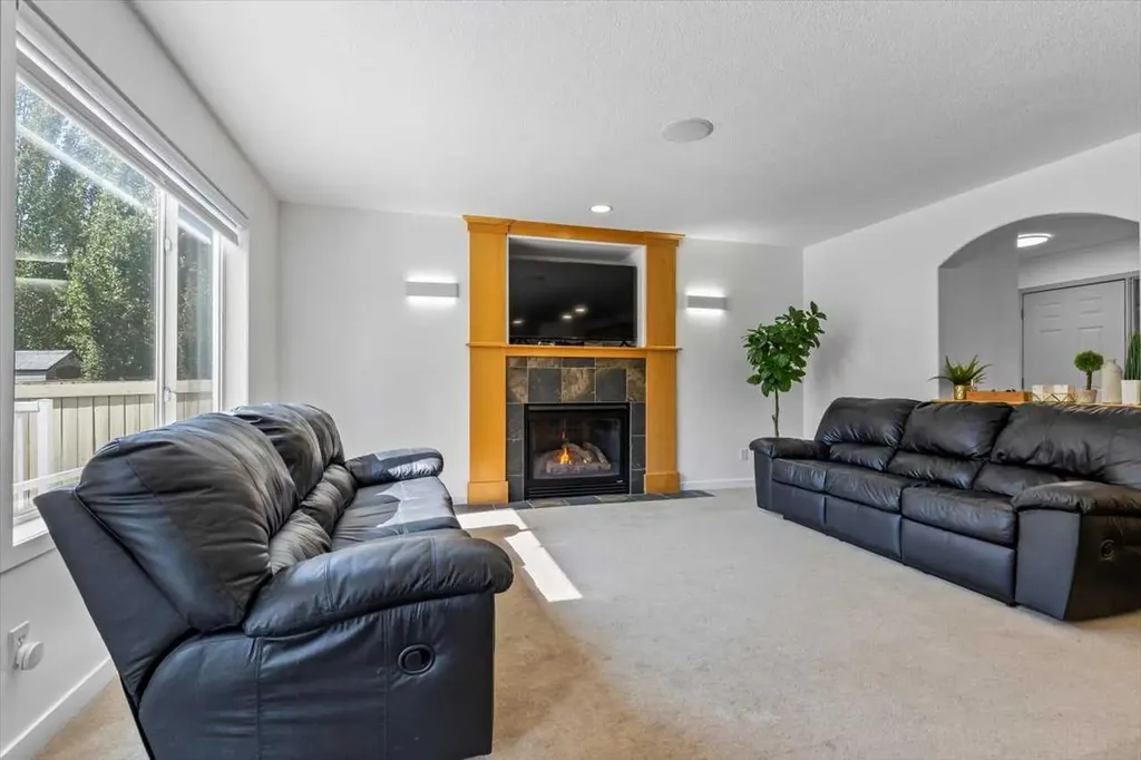 57 Everwillow Boulevard SW Calgary AB T2Y4G4