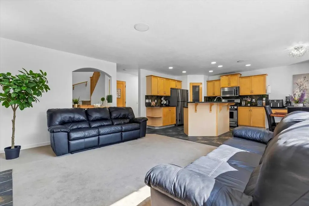 57 Everwillow Boulevard SW Calgary AB T2Y4G4