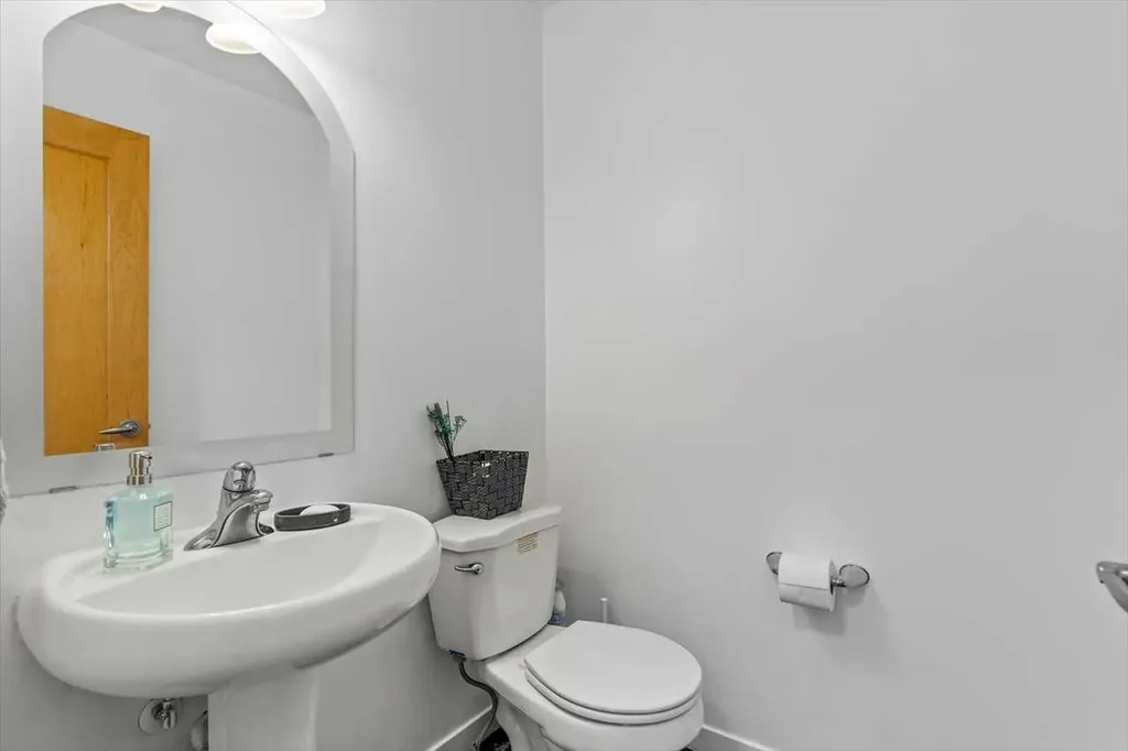 57 Everwillow Boulevard SW Calgary AB T2Y4G4