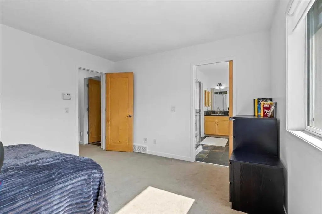 57 Everwillow Boulevard SW Calgary AB T2Y4G4