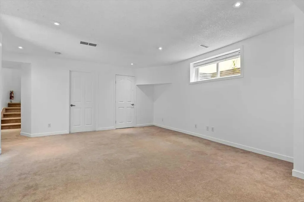 57 Everwillow Boulevard SW Calgary AB T2Y4G4