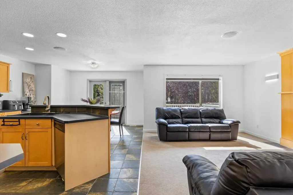57 Everwillow Boulevard SW Calgary AB T2Y4G4
