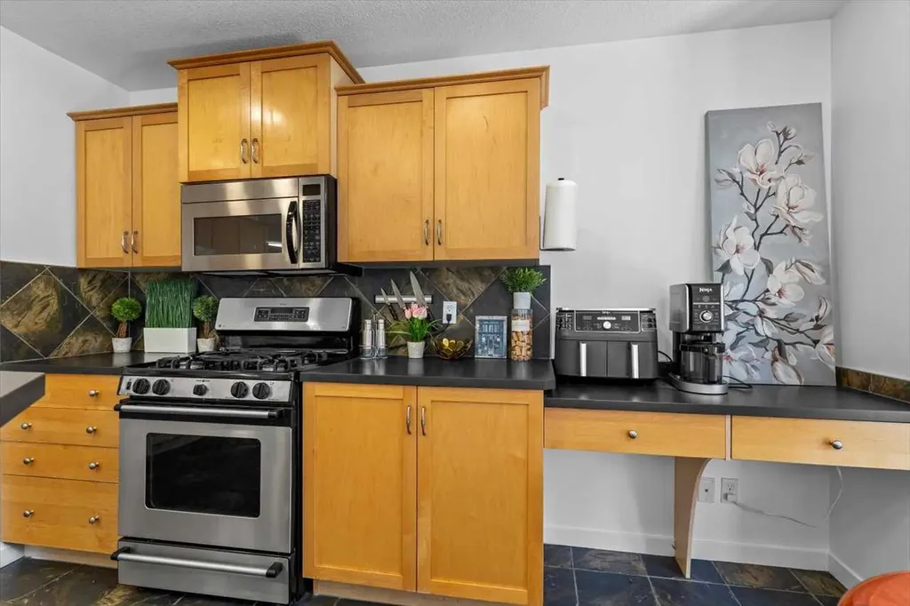 57 Everwillow Boulevard SW Calgary AB T2Y4G4