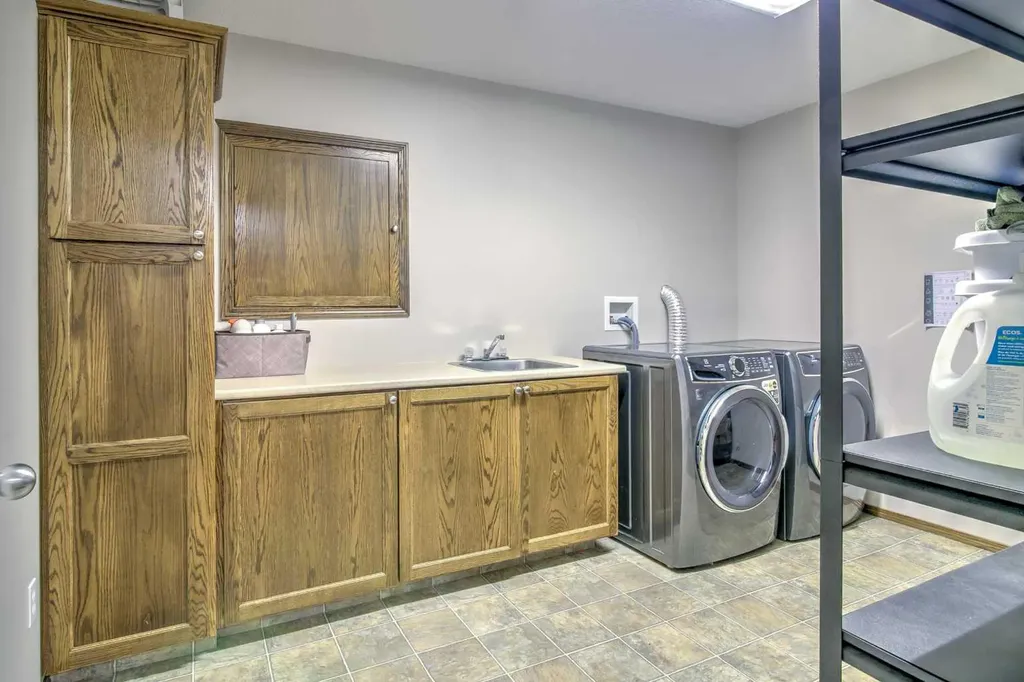 27 Kodiak Boulevard N Lethbridge AB T1H 6S7