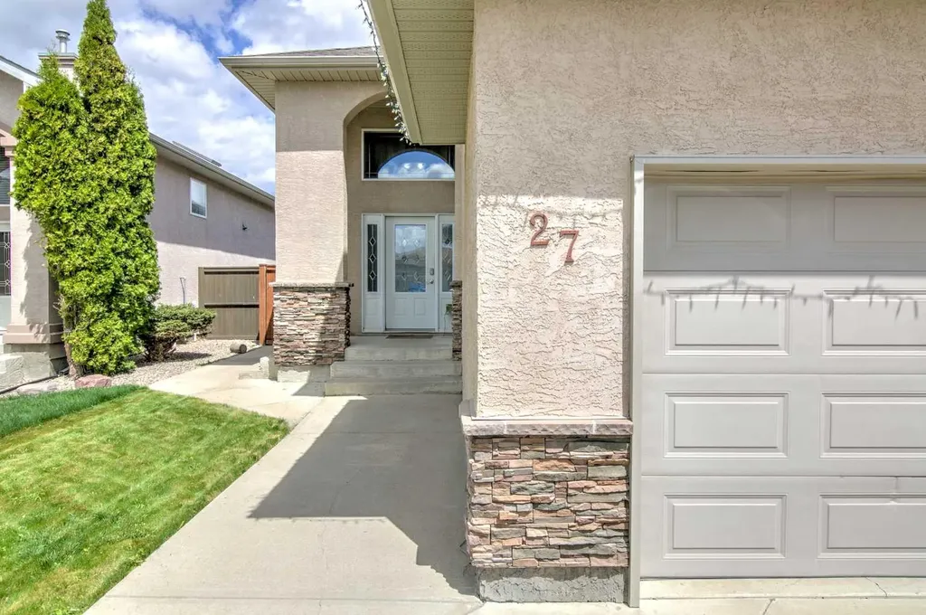 27 Kodiak Boulevard N Lethbridge AB T1H 6S7