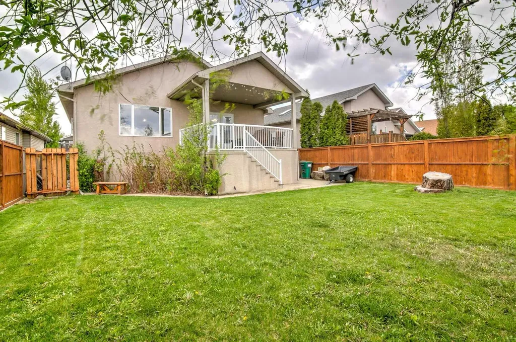 27 Kodiak Boulevard N Lethbridge AB T1H 6S7