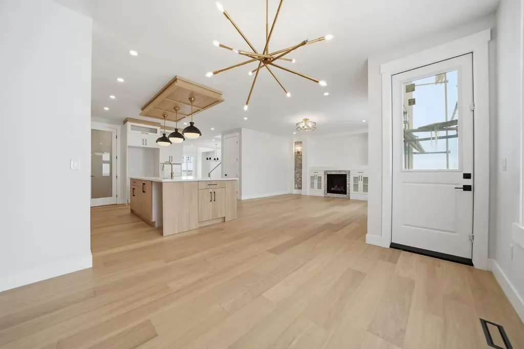 2005 Waterbury Road Chestermere AB T1X2Z1