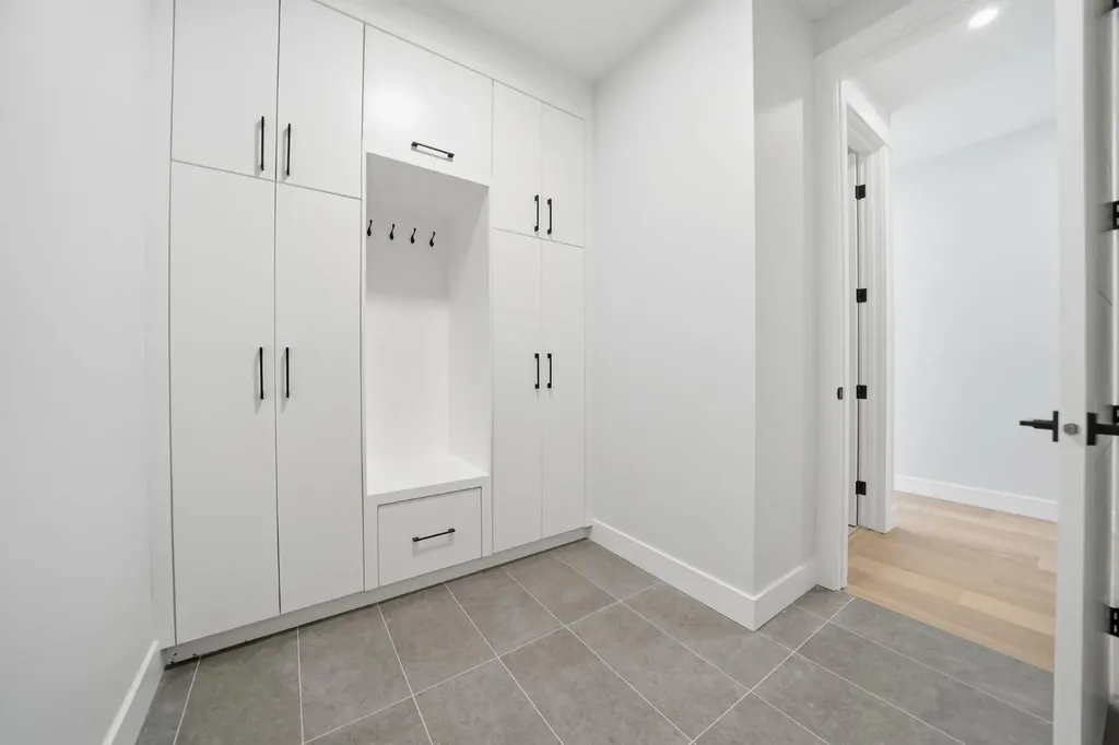 2005 Waterbury Road Chestermere AB T1X2Z1