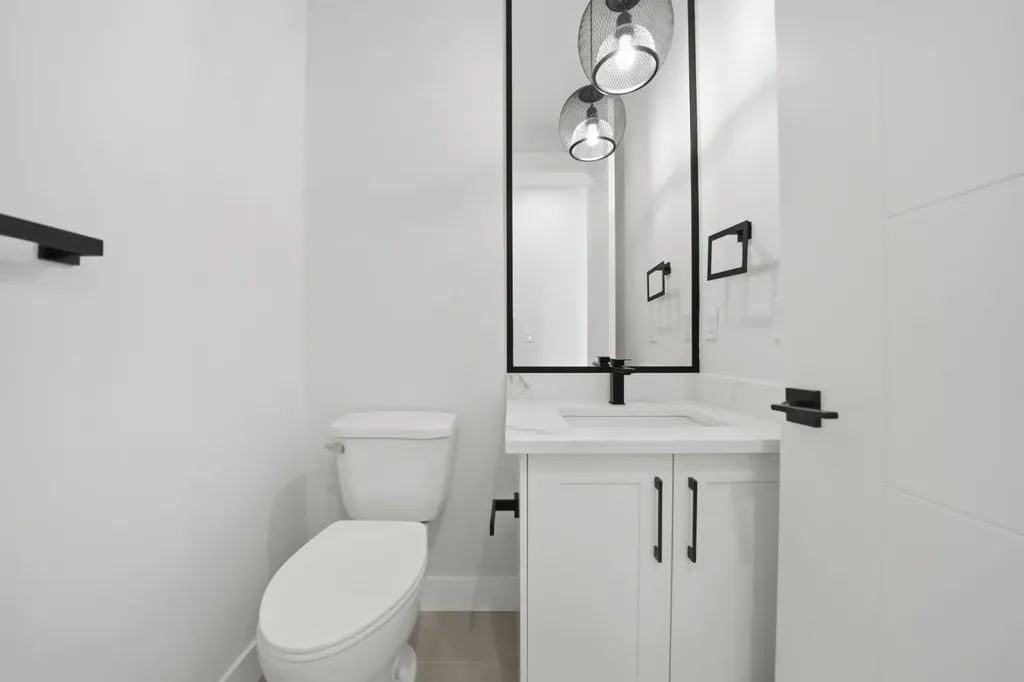2005 Waterbury Road Chestermere AB T1X2Z1
