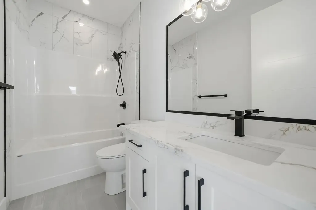 2005 Waterbury Road Chestermere AB T1X2Z1
