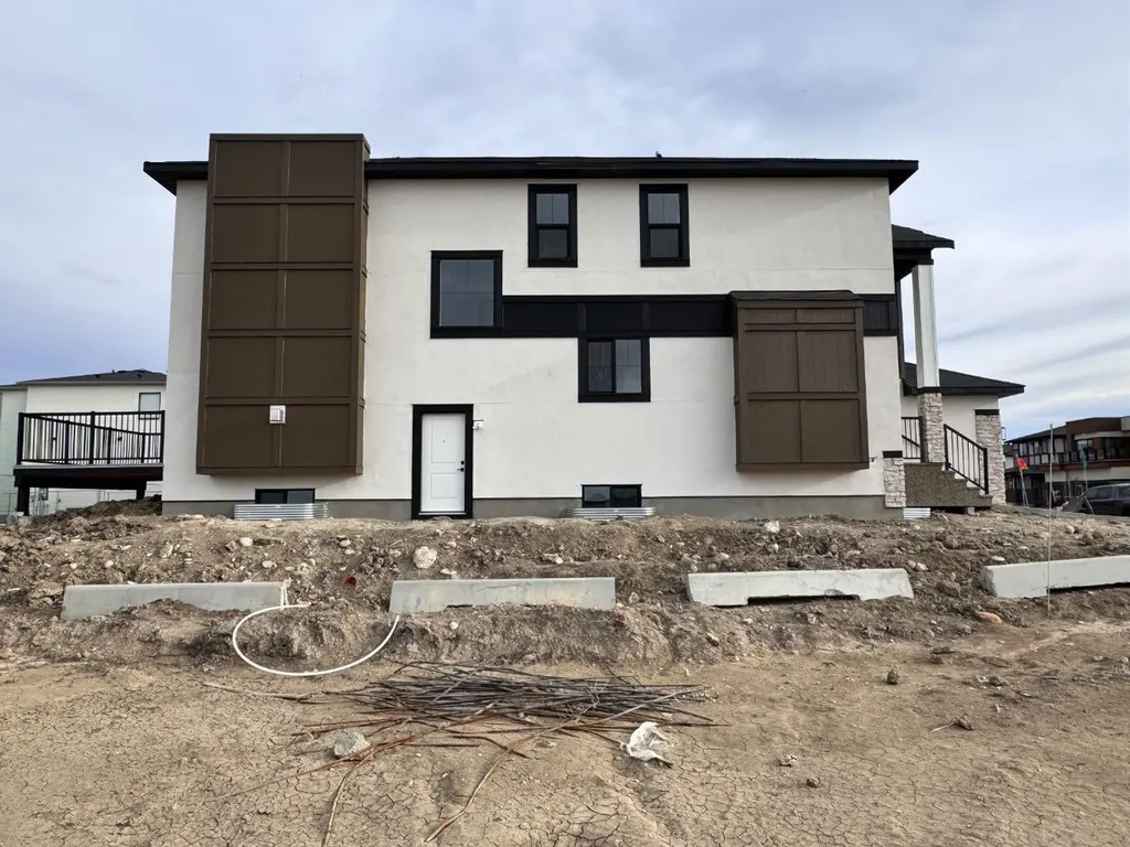 2005 Waterbury Road Chestermere AB T1X2Z1