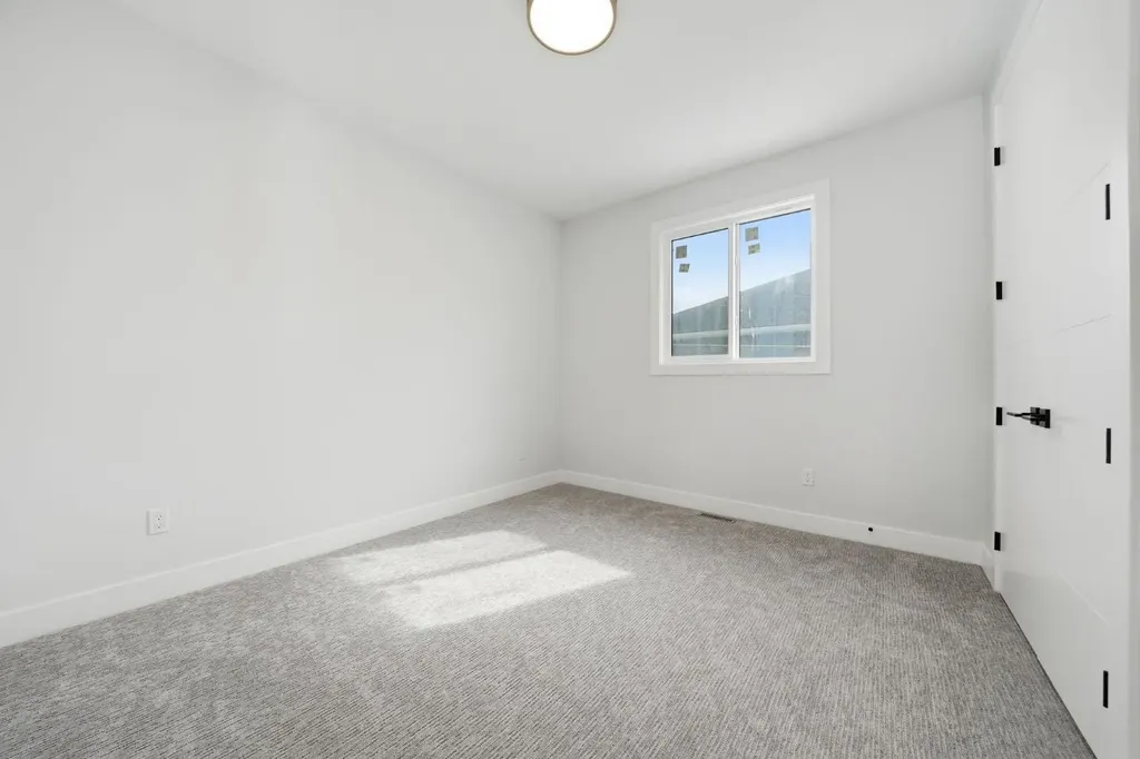 2005 Waterbury Road Chestermere AB T1X2Z1