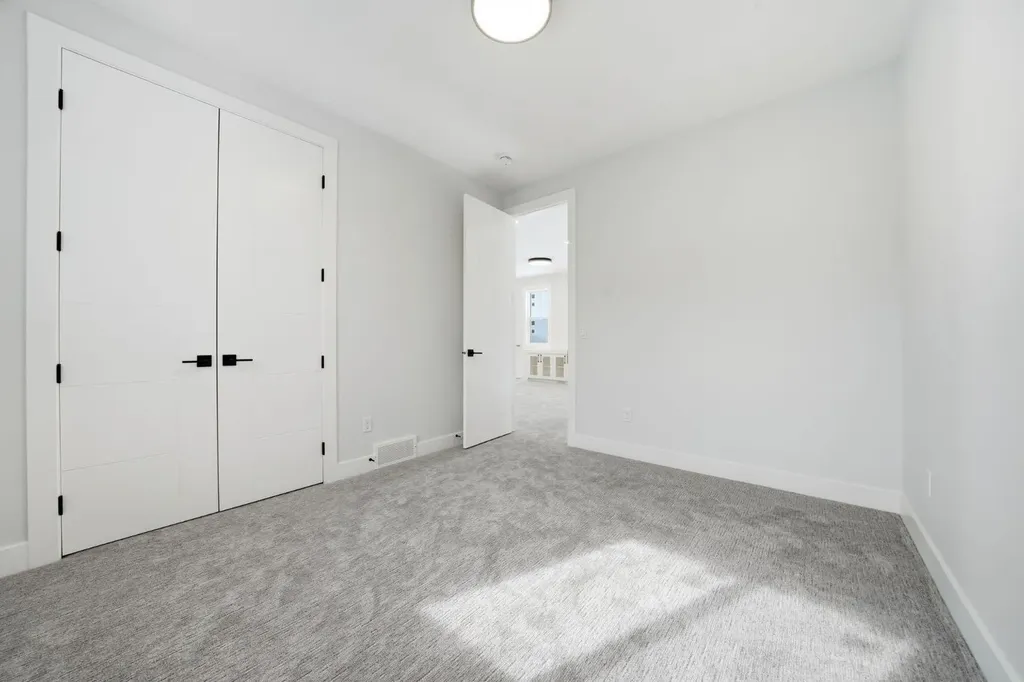 2005 Waterbury Road Chestermere AB T1X2Z1