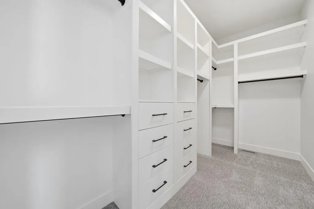 2005 Waterbury Road Chestermere AB T1X2Z1