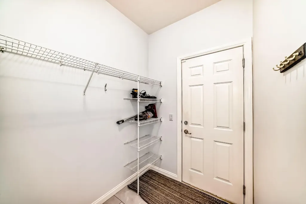 124 Royal Manor NW Calgary AB T3G 5T6