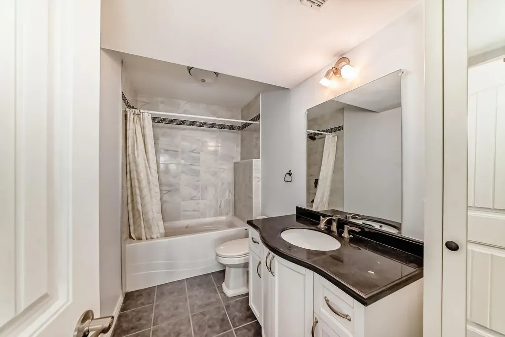 124 Royal Manor NW Calgary AB T3G 5T6