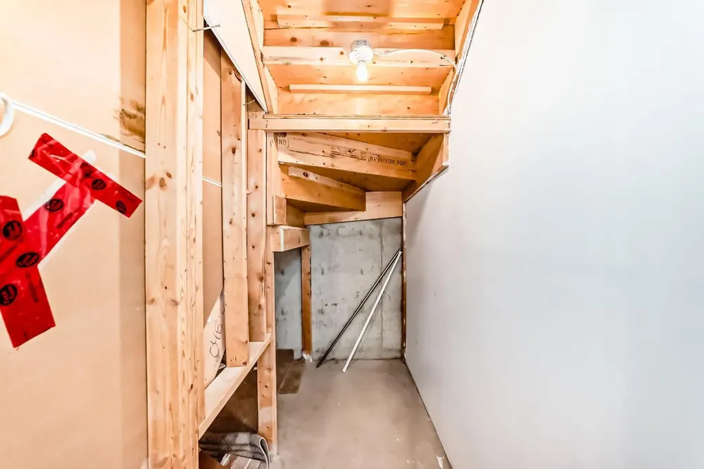 124 Royal Manor NW Calgary AB T3G 5T6