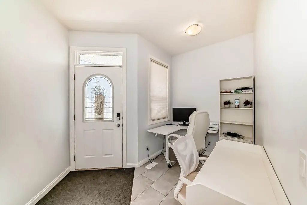124 Royal Manor NW Calgary AB T3G 5T6