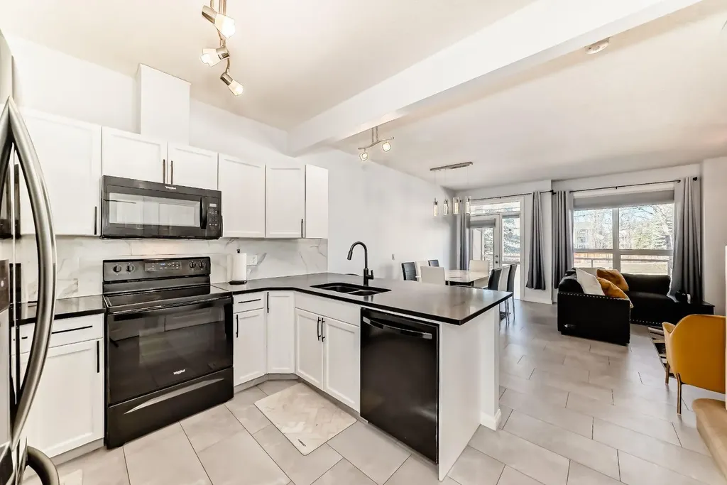 124 Royal Manor NW Calgary AB T3G 5T6