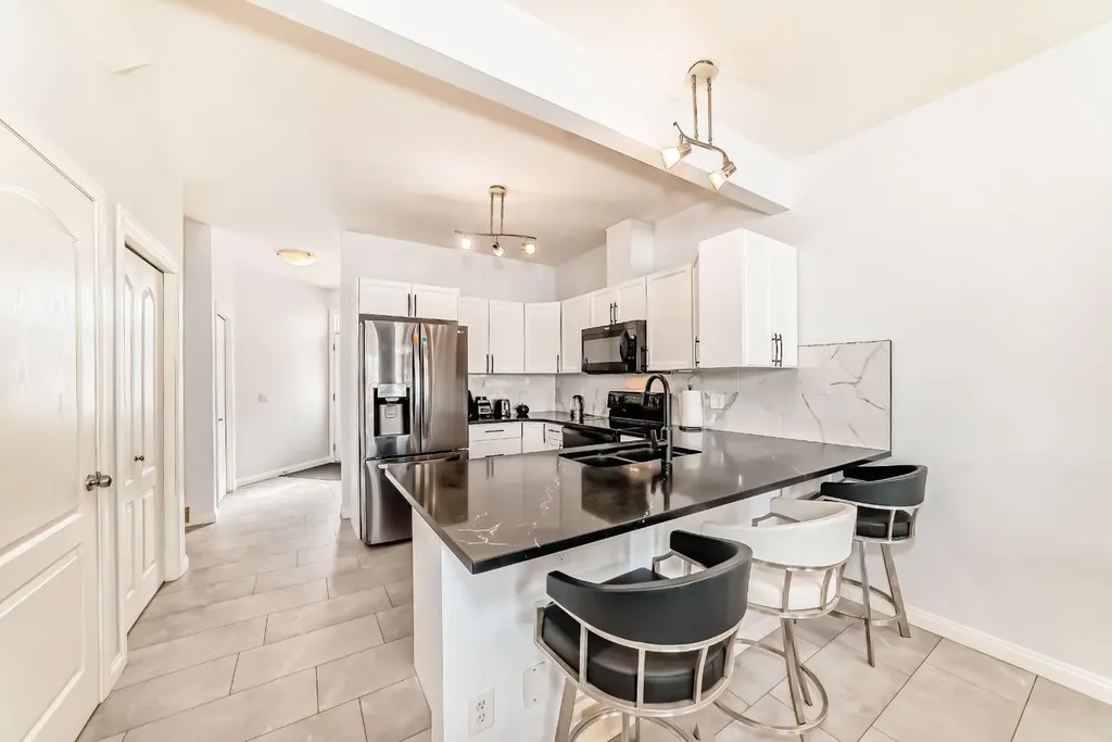 124 Royal Manor NW Calgary AB T3G 5T6