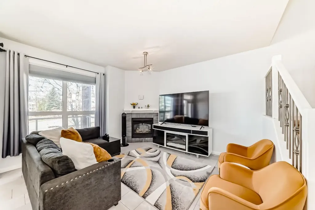 124 Royal Manor NW Calgary AB T3G 5T6