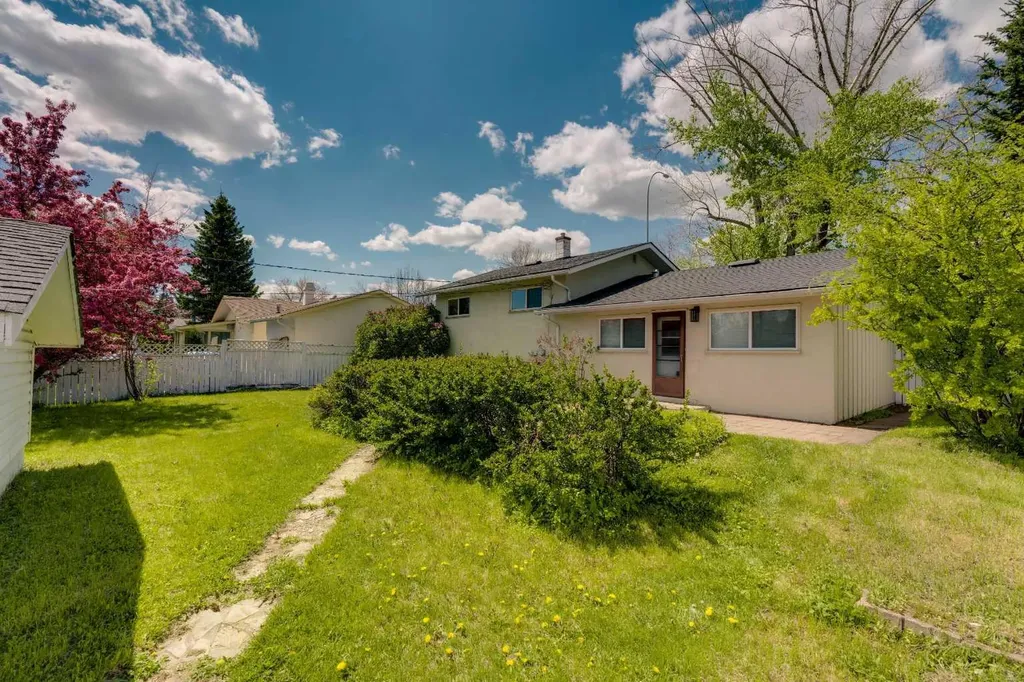 8432 Elbow Drive SW Calgary AB T2V 1K8