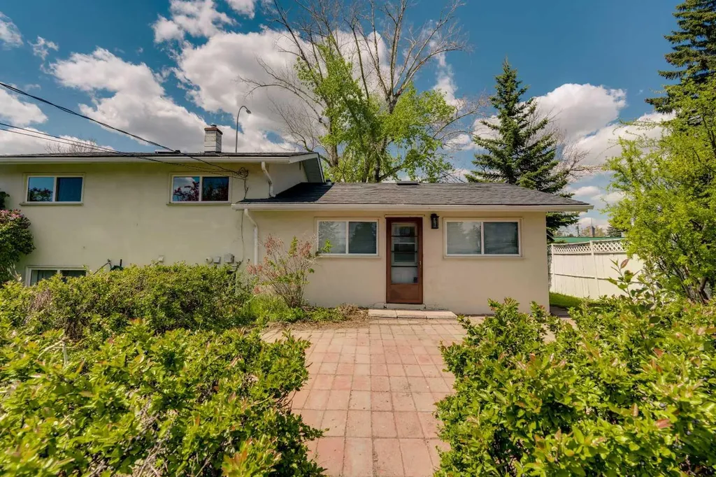 8432 Elbow Drive SW Calgary AB T2V 1K8