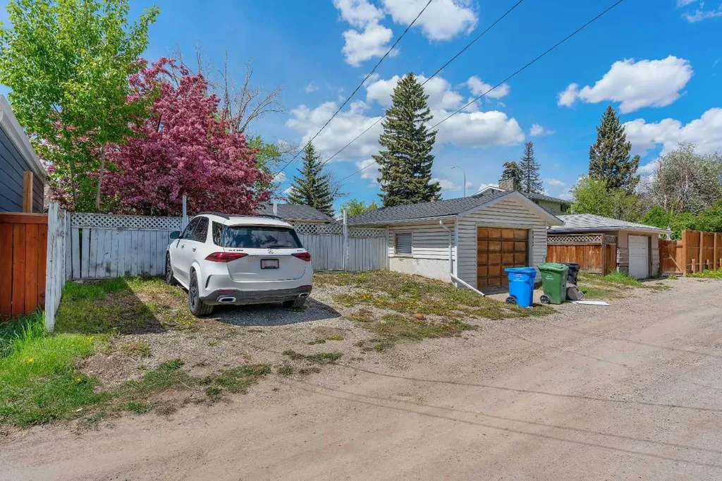 8432 Elbow Drive SW Calgary AB T2V 1K8