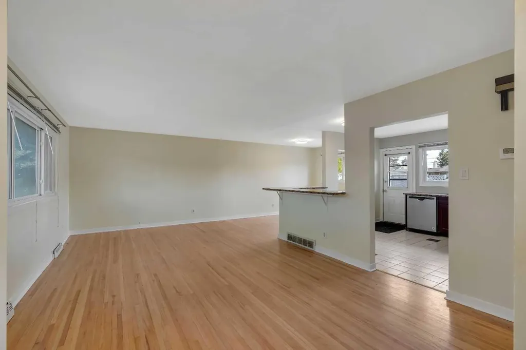 8432 Elbow Drive SW Calgary AB T2V 1K8