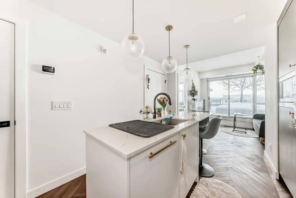 8505 Broadcast Avenue SW Calgary AB T3H 6B5