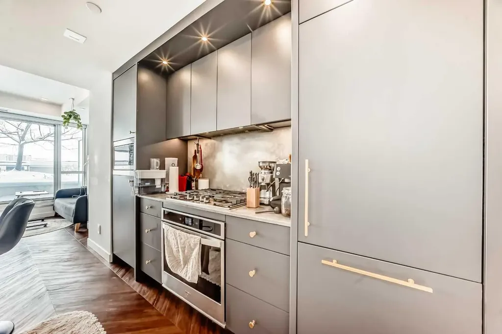 8505 Broadcast Avenue SW Calgary AB T3H 6B5