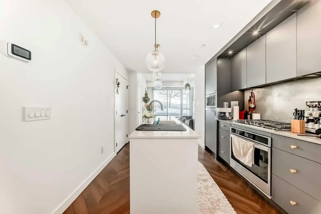 8505 Broadcast Avenue SW Calgary AB T3H 6B5