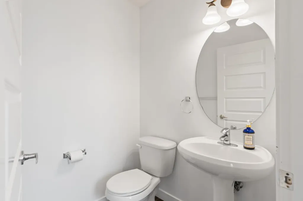 14 Luxstone Point SW Airdrie AB T4B 0H8
