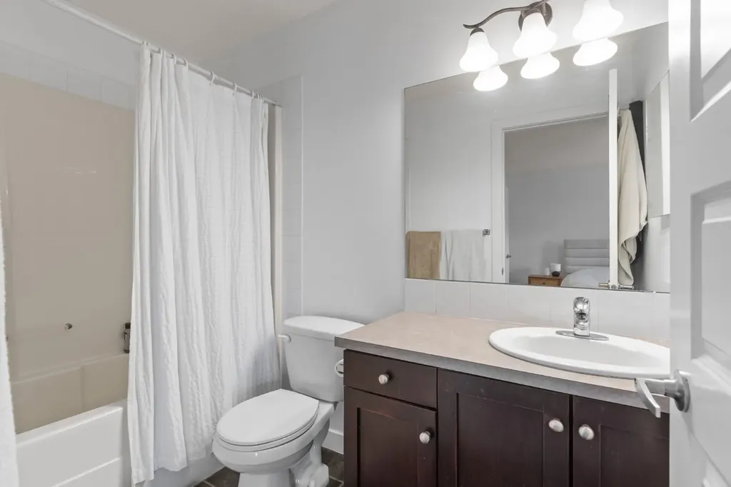 14 Luxstone Point SW Airdrie AB T4B 0H8