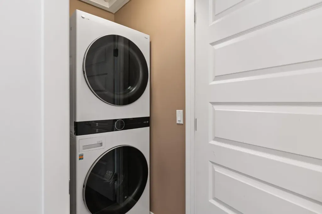 14 Luxstone Point SW Airdrie AB T4B 0H8